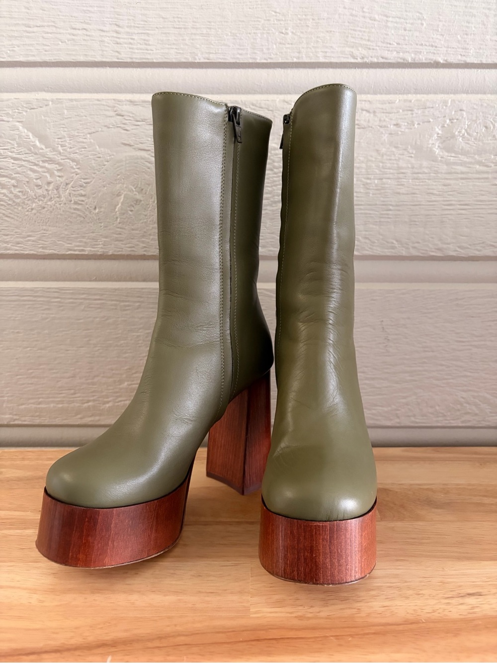GIA/RHW Rosie Huntington-Whiteley Olive Leather Platform Boots 36
